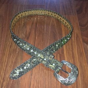 Youth bling green and brown camo belt never worn